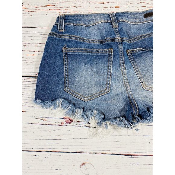 Tinseltown Jean Shorts Juniors Sz 3/4 Blue Cutoff Raw Hem Embroidered Red Flower - Picture 7 of 10